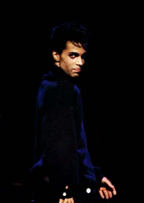 Prince casting a glance, 1986
