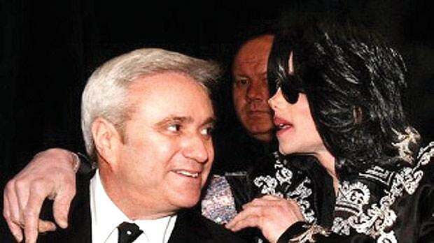 Michael Jackson and Randy Phillips at "This is it" press conference in London