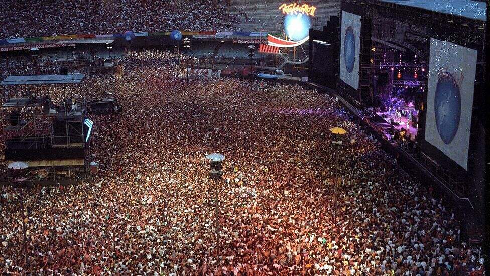 Crowd of over 65,000 at "Rock in Rio II" January 1991